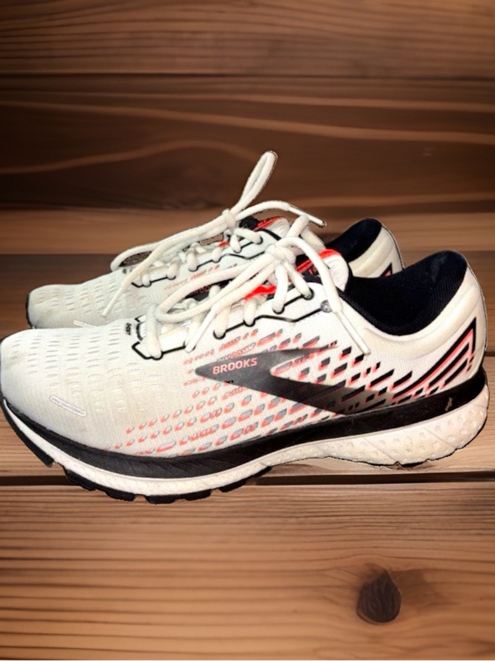Brooks Ghost 13 White Running Sneakers, Women’s size 8.5